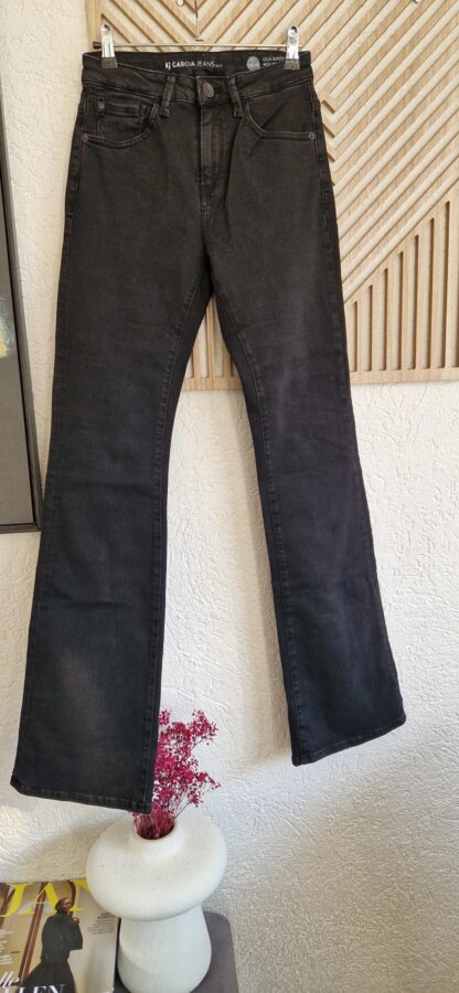 27/34 - Garcia jeans zwart flared leg (0325meg2)